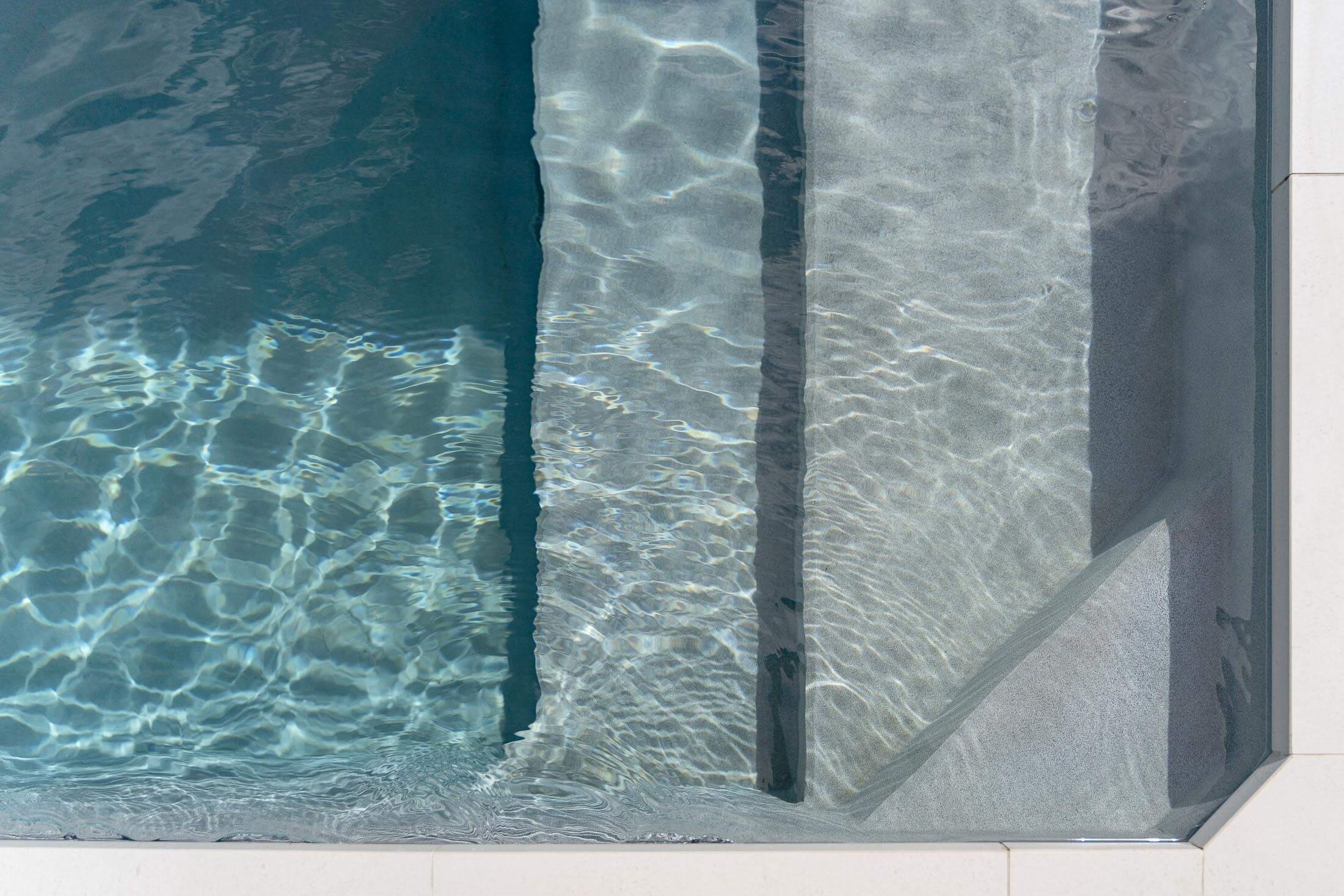 Step detail of Plungie Original 15ft x 8ft pool in Grey Reef